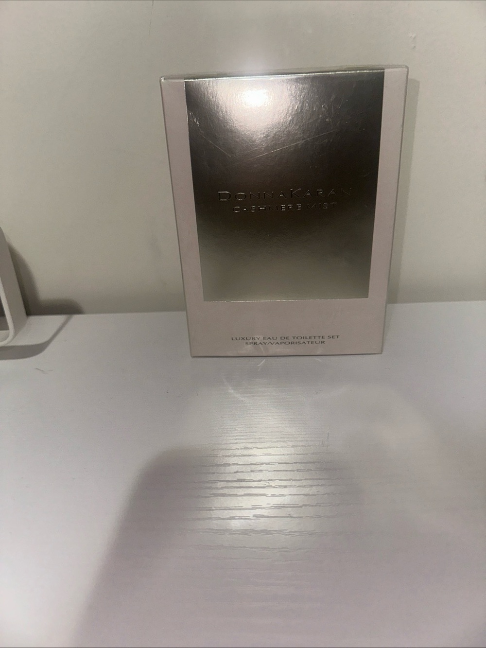 Donna Karan Cashmere Mist Perfume Gift Set – Eau de Toilette & Purse Spray - Picture 3 of 5